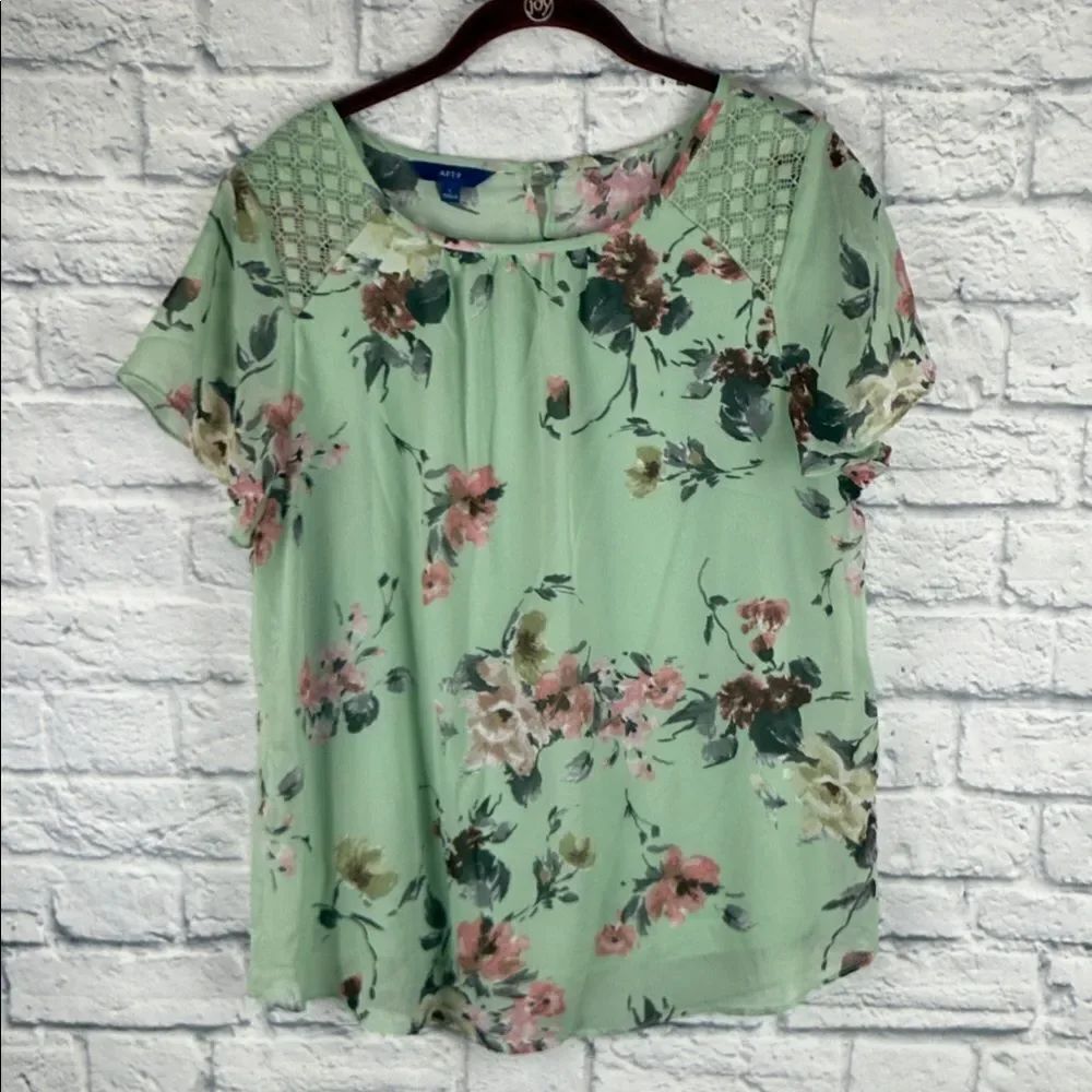 Apt 9 Floral Green Women's Top Size Large
